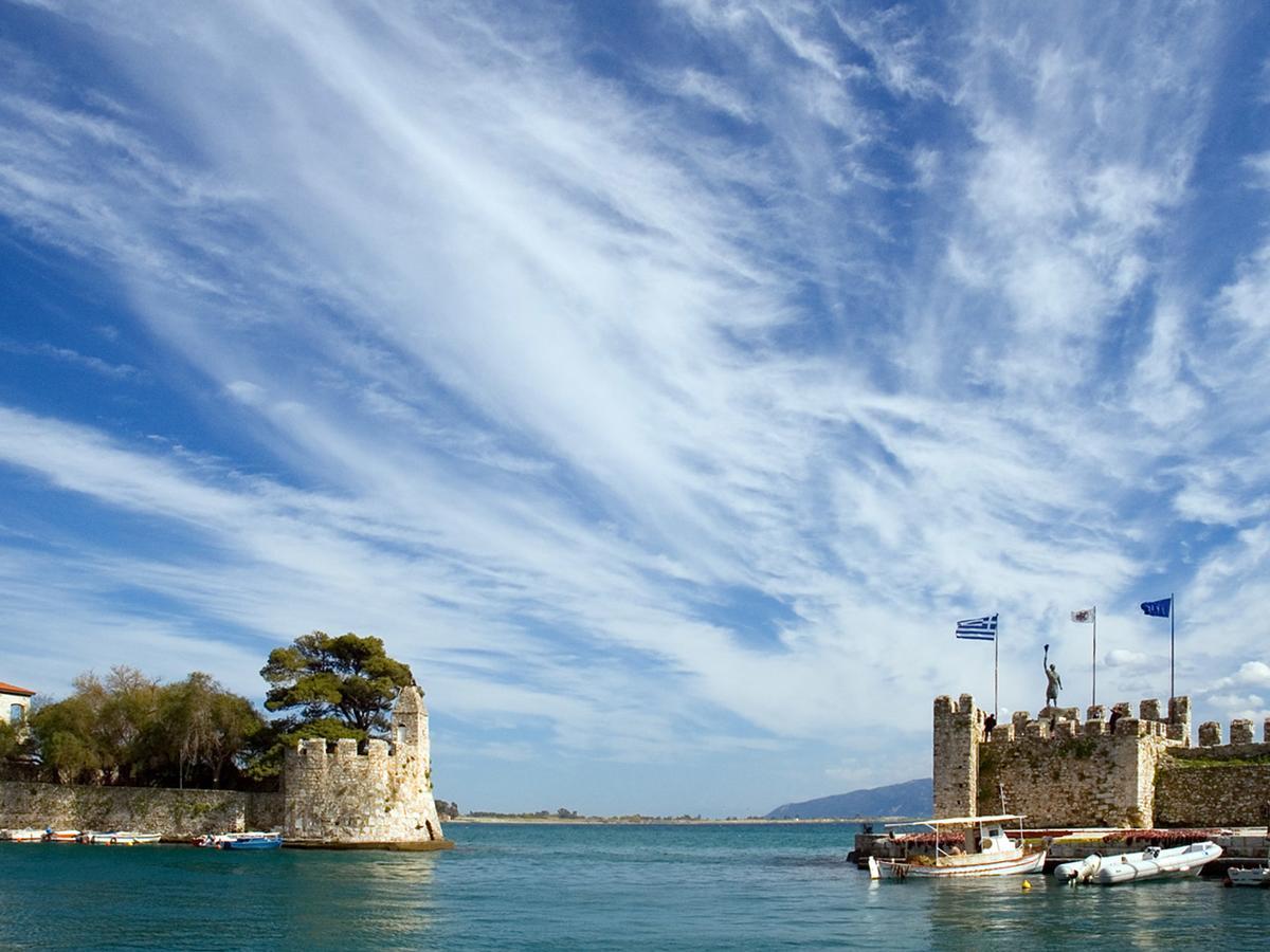 Apollon Library Suites Nafpaktos Exterior foto